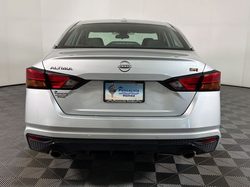 Used 2024 Nissan Altima 2.5 SR FWD image 7