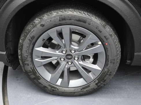 New 2026 Ford Explorer Active w/ Active Comfort Package AWD/4WD image 10