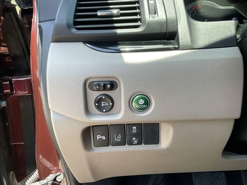 Used 2018 Honda Pilot Touring image 16