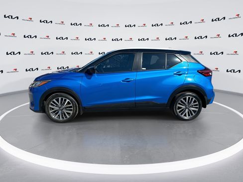 Used 2022 Nissan Kicks SV image 5