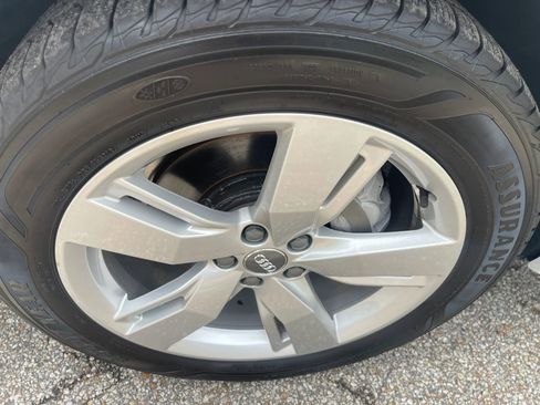 Used 2019 Audi Q5 Premium AWD/4WD image 9
