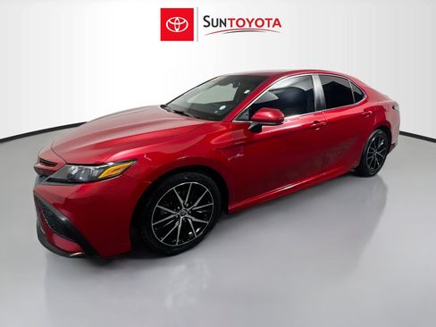 Used 2021 Toyota Camry SE image 9