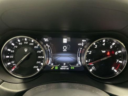 Used 2022 Maserati Levante Modena S image 15