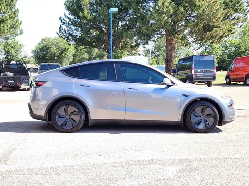 Used 2026 Tesla Model Y Long Range AWD/4WD image 2