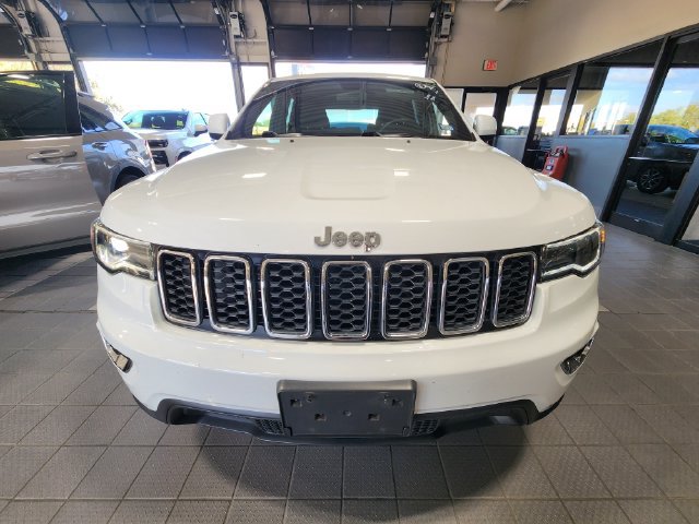 Used 2020 Jeep Grand Cherokee Laredo RWD image 2