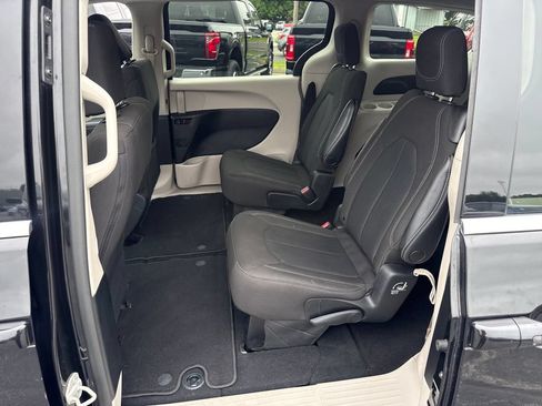 Used 2023 Chrysler Voyager LX FWD image 16