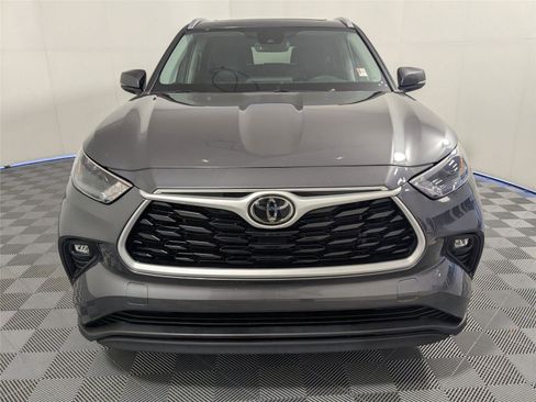 Certified 2024 Toyota Highlander XLE image 22