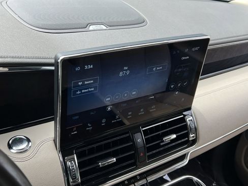 Used 2022 Lincoln Navigator L Reserve AWD/4WD image 22