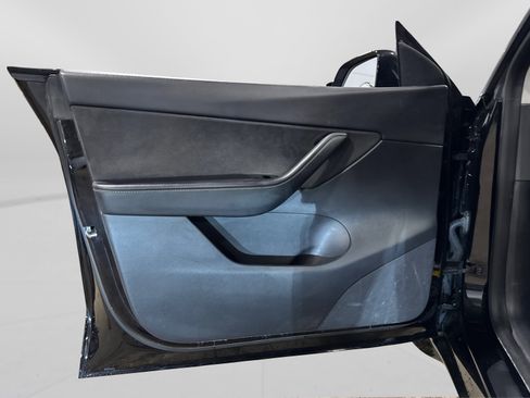 Used 2020 Tesla Model Y Long Range image 15