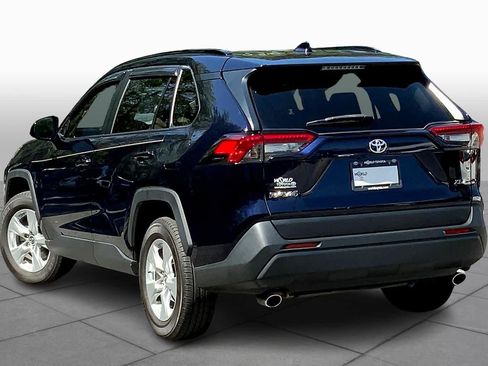 Used 2019 Toyota RAV4 XLE w/ Convenience Package FWD image 10