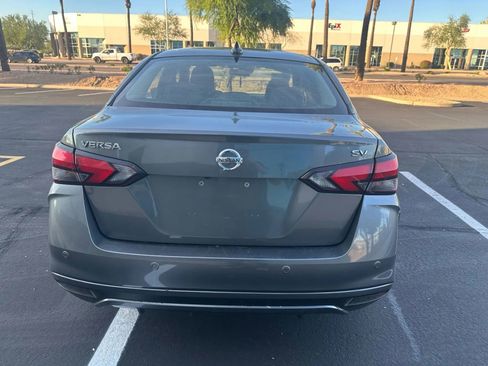 Used 2021 Nissan Versa SV image 5