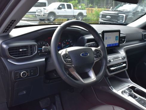 Certified 2024 Ford Explorer XLT w/ Equipment Group 202A AWD/4WD image 10