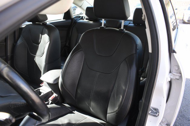 Used 2017 Ford Focus Titanium w/ Titanium Technology Package FWD image 17