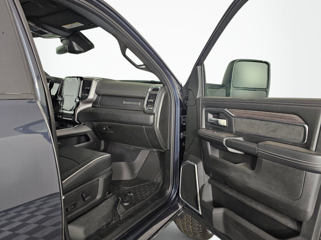 New 2026 RAM 3500 Laramie w/ Night Edition AWD/4WD image 39