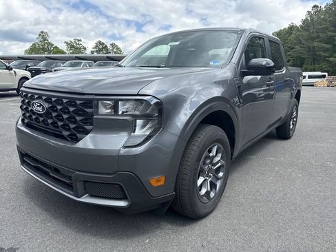 New 2025 Ford Maverick XLT w/ XLT Luxury Package FWD image 4
