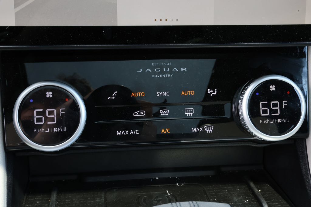 Certified 2026 Jaguar F-PACE R-Dynamic S AWD/4WD image 24