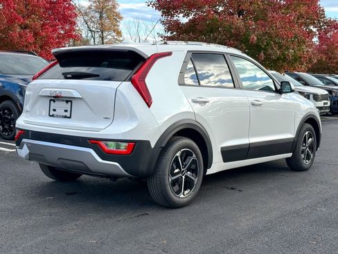 New 2026 Kia Niro LX image 7