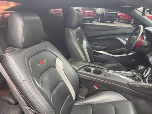 Used 2016 Chevrolet Camaro SS image 23
