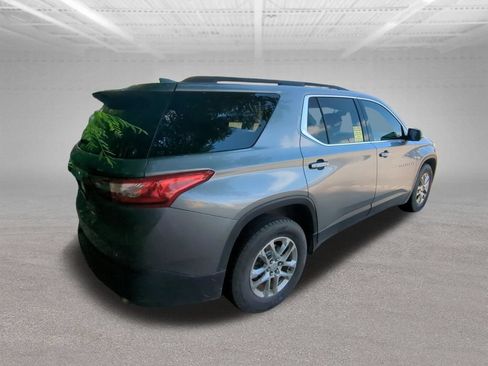 Used 2019 Chevrolet Traverse LT FWD image 4