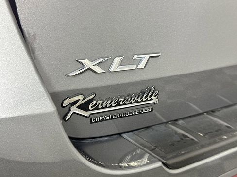 Used 2023 Ford Explorer XLT image 28
