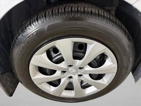Used 2026 Toyota Corolla LE FWD image 12