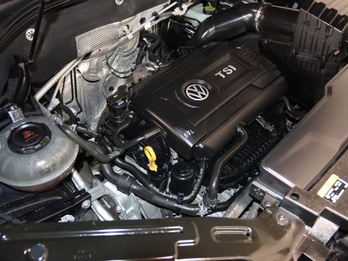 Used 2020 Volkswagen Atlas Cross Sport SEL AWD/4WD image 75