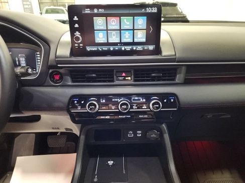 Certified 2025 Honda Pilot Black Edition image 14