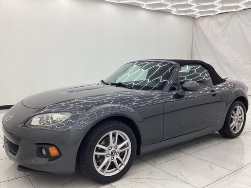 Used 2015 MAZDA MX-5 Miata Sport image 6
