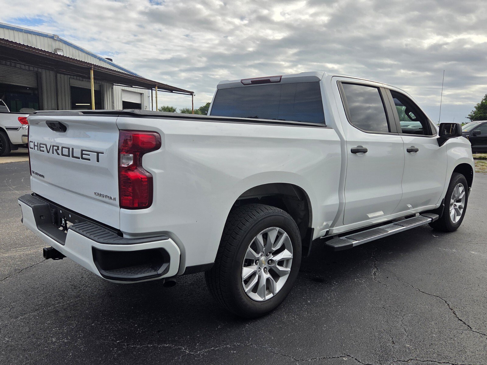 Used 2023 Chevrolet Silverado 1500 Custom RWD image 5