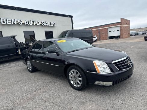 Used 2011 Cadillac DTS Premium FWD image 4