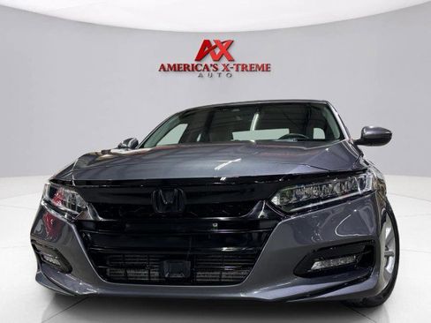 Used 2018 Honda Accord Touring image 3