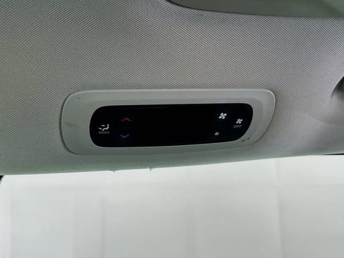 Certified 2023 Chrysler Voyager LX FWD image 33