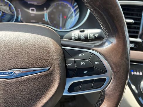 Used 2020 Chrysler Pacifica Touring-L Plus FWD image 41