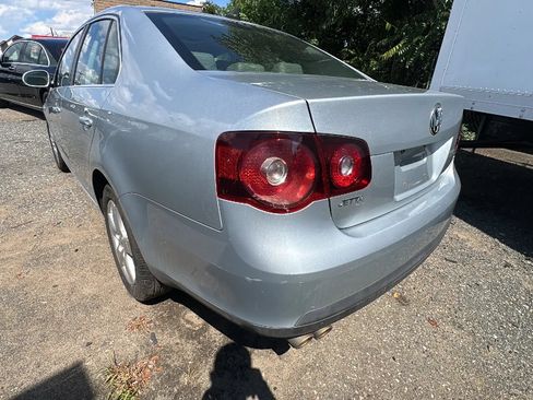 Used 2009 Volkswagen Jetta SEL FWD image 7