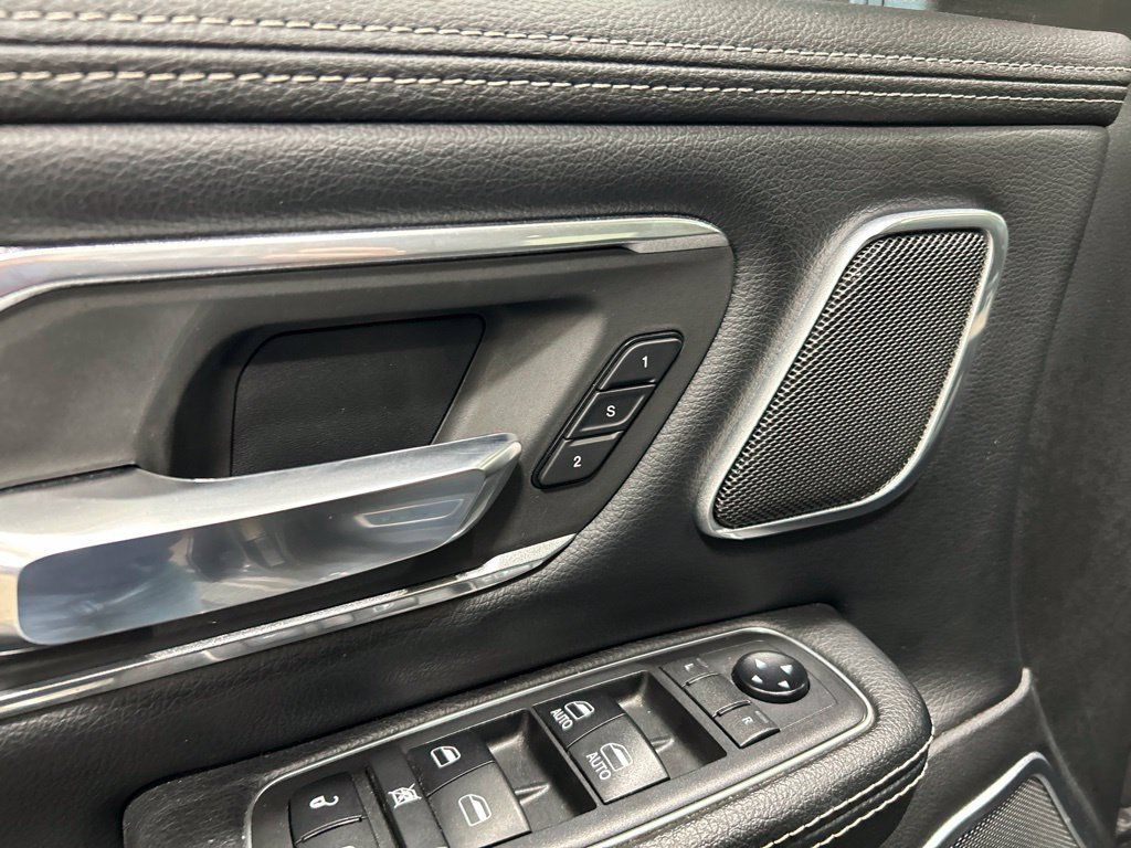 Used 2019 RAM 1500 Laramie AWD/4WD image 15