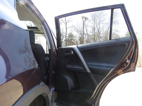 Used 2016 Toyota RAV4 XLE w/ Convenience Package image 15