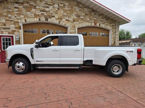 Used 2023 Ford F350 Lariat image 6