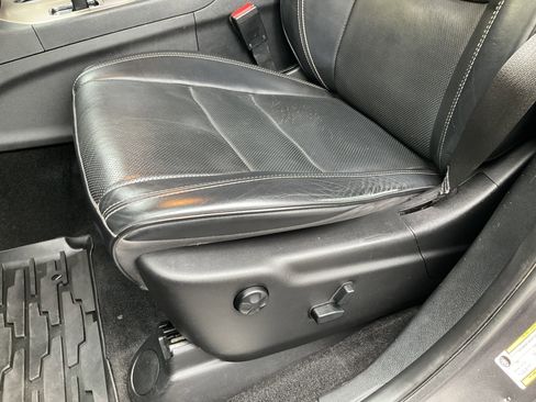 Used 2015 Jeep Grand Cherokee Overland image 32