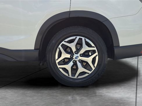 Used 2023 Subaru Forester Premium image 30