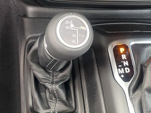 New 2025 Jeep Gladiator Sport image 25