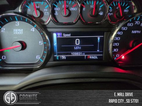 Used 2018 Chevrolet Suburban LT image 16