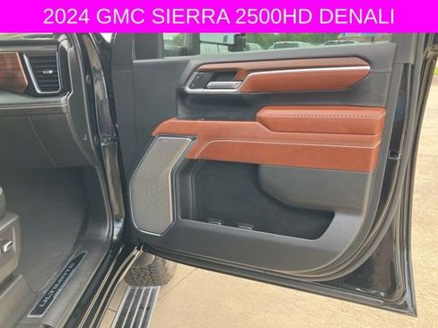 Used 2024 GMC Sierra 2500 Denali Ultimate AWD/4WD image 14
