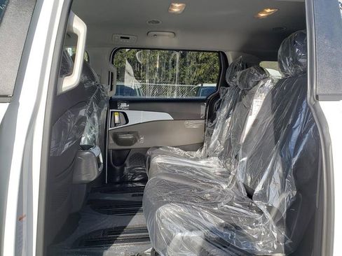 New 2026 Kia Carnival LXS image 8