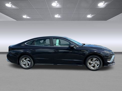 New 2025 Hyundai Sonata SE image 8
