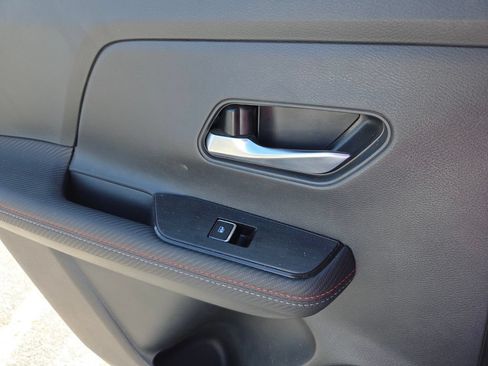 Used 2025 Nissan Kicks SR FWD image 7