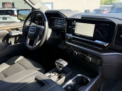 Used 2022 GMC Sierra 1500 Elevation w/ Elevation Premium Package AWD/4WD image 28