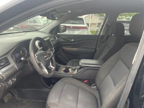Used 2023 GMC Acadia SLE w/ Driver Convenience Package AWD/4WD image 9