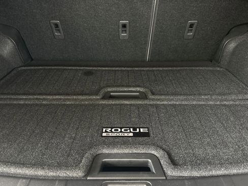 Used 2022 Nissan Rogue Sport SV w/ Technology Package image 16