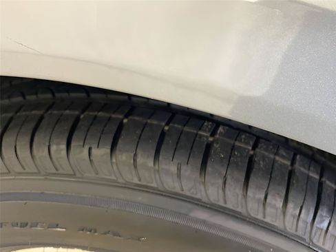 Used 2024 Buick Enclave Essence w/ LPO, Floor Liner Package AWD/4WD image 24