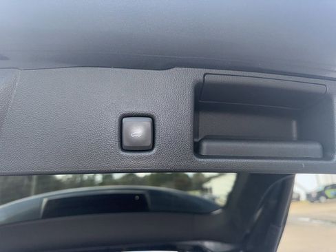 Used 2022 Ford Escape Titanium image 12